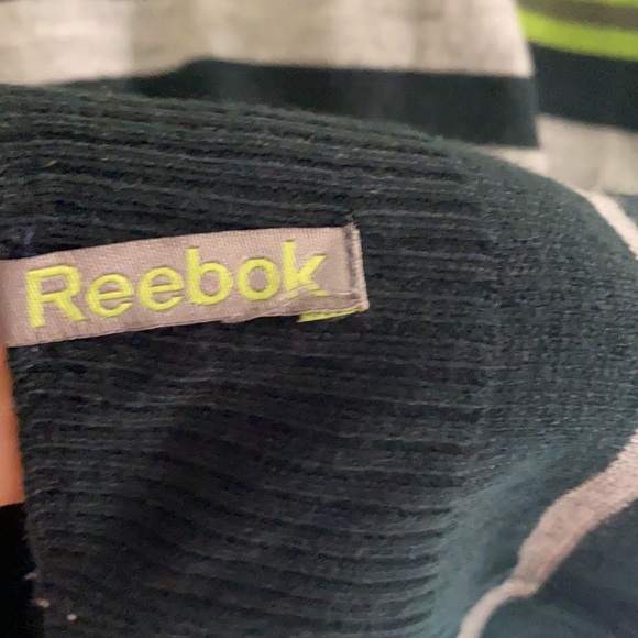 Reebok XL pullover - Picture 4 of 4